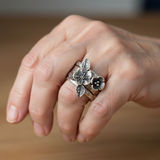 Anillo vintage floral de plata en capas