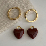Pendientes de Oro con Corazón Rojo