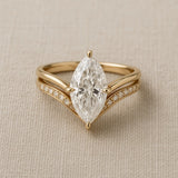 Anillo de Oro con Capucha