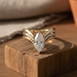 Anillo de Oro con Capucha