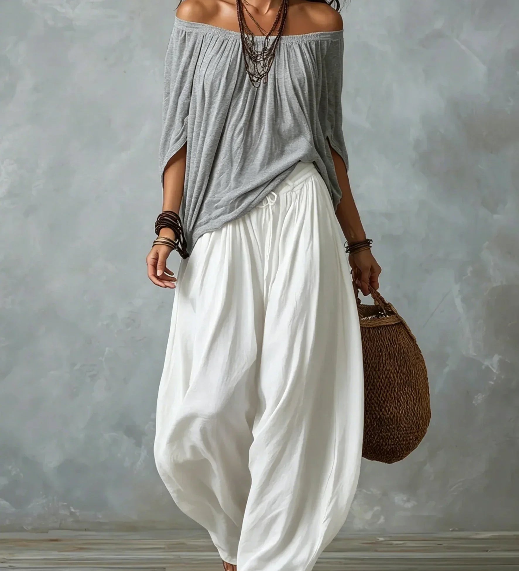 Top con hombros al descubierto y pantalones de farol