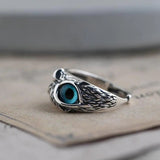 Anillo con búho de la suerte, ajustable, en plata y ópalo