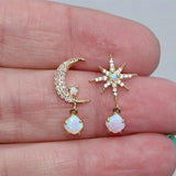 Pendientes en forma de Luna y Estrella en Oro y Ópalo