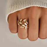 Čist - Anillo Ajustable en Ópalo Blanco