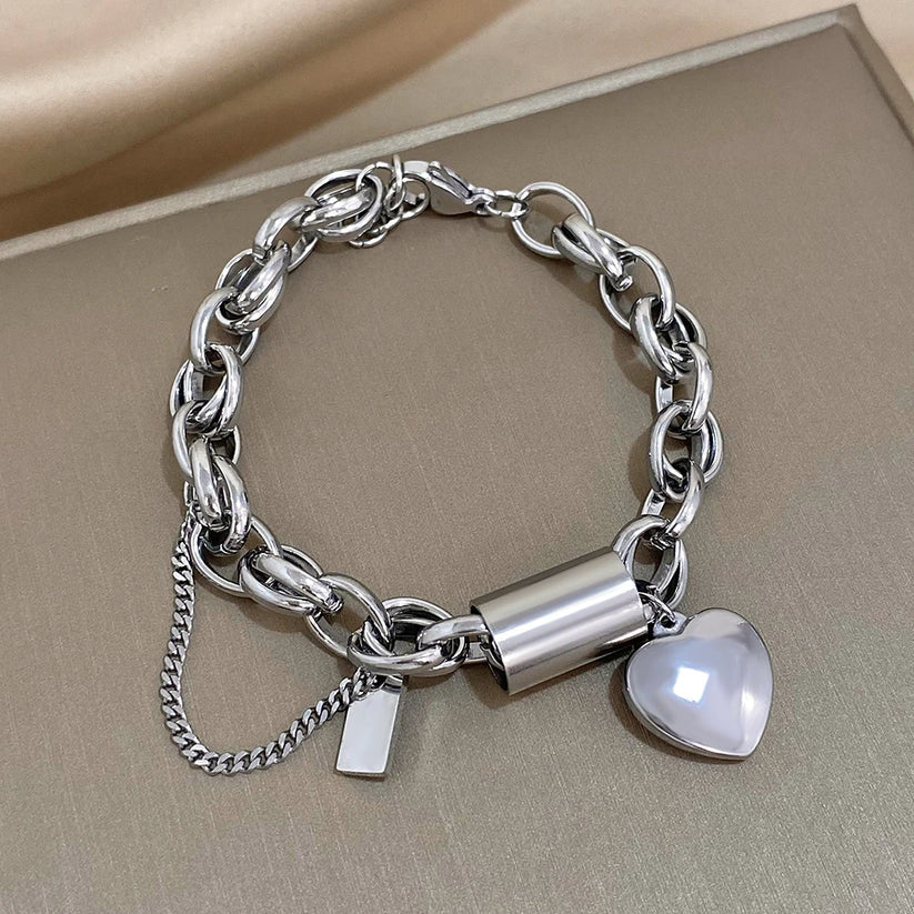 Mia - Pulsera en forma de corazón
