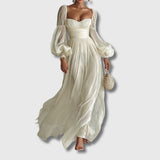 Danijela – Vestido Elegante con Escote Cuadrado