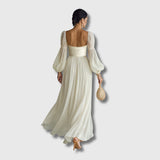 Danijela – Vestido Elegante con Escote Cuadrado