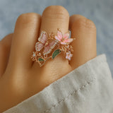 Anillo con circonitas en forma de mariposa luminosa